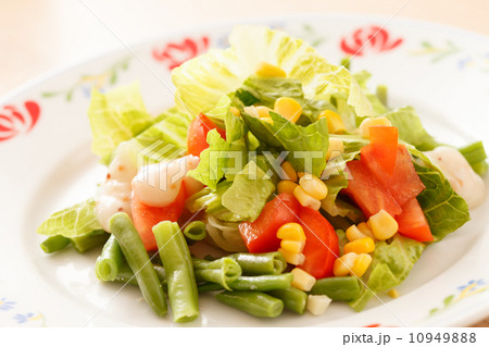 vegetarian salad 10949888