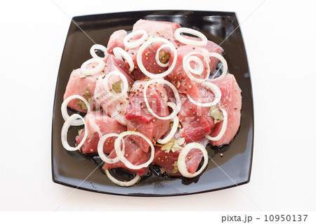 raw pork 10950137