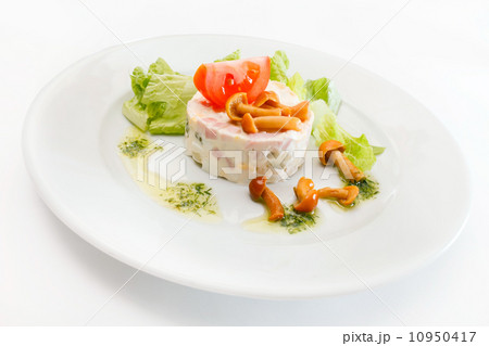 Russian salad with mushrooms 10950417