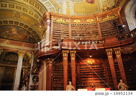 オーストリア ウィーン プルンクザール王立図書館の写真素材