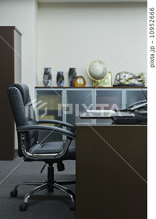 多世代ビジネス 10952666