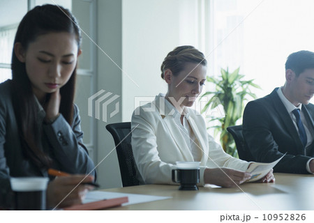 多世代ビジネス 10952826