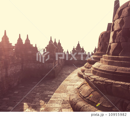 Borobudur 10955982