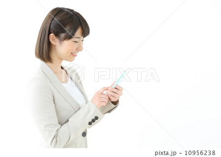 スマートフォン・ビジネスウーマン 10956238
