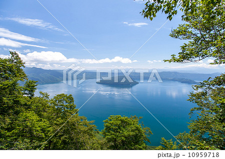 十和田湖、御鼻部山展望台からの眺め 十和田湖、御鼻部山展望台からの眺め 10959718