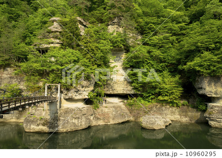 南会津地方の塔のへつり 10960295