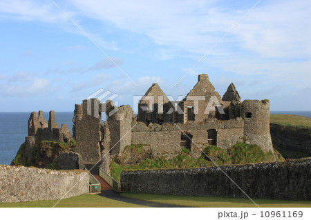 北アイルランド　ダンルース城 10961169