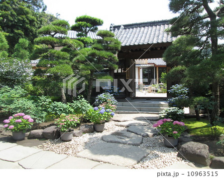 長谷寺の写経場 10963515
