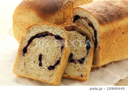 手作りパン 10966440