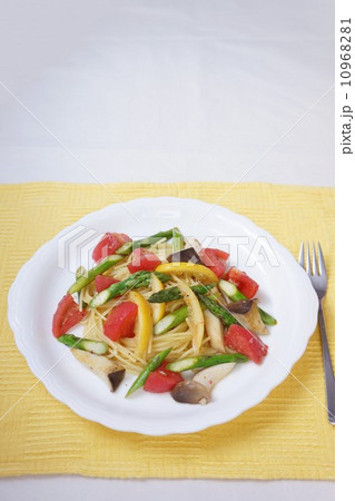 塩レモンのパスタ 10968281