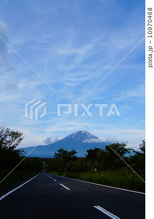 富士山を望む 富士山を望む 10970468
