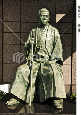 桂小五郎の像(京都ホテルオークラ・北西角/京都市河原町御池上ル) 桂小五郎の像(京都ホテルオークラ・北西角/京都市河原町御池上ル) 10970501