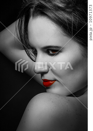 luxury woman monochrome 10971373