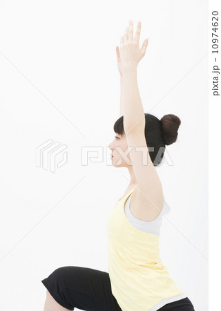 ヨガ 10974620