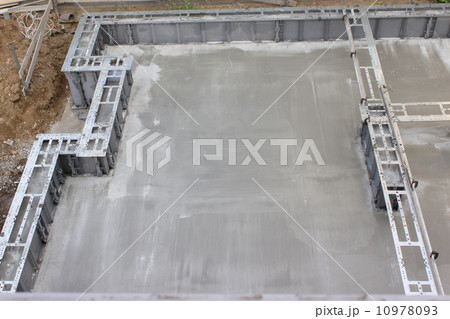 基礎工事　住宅　新築現場 10978093