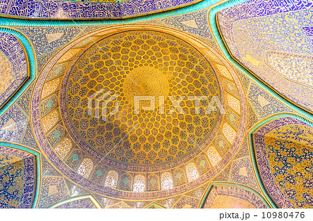 Sheikh Lotfollah Mosque on December 31, 2012 in Naghsh-e Jahan Square, Isfahan, Iran. 10980476