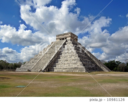 世界遺産　メキシコのチチェン・イッツァ 10981126