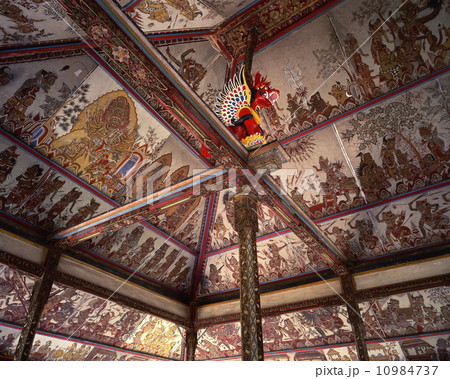 スマラプラ王宮の水の宮殿の天井画 10984737