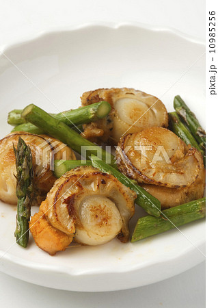 帆立とアスパラのバター正油炒め 10985256