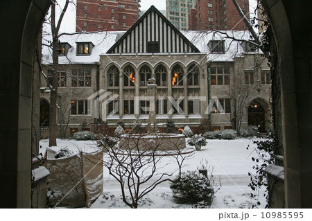 Church with snowy in Chicago downtown Church with snowy in Chicago downtown 10985595