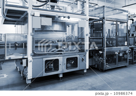 conveyor at modern factory 10986374