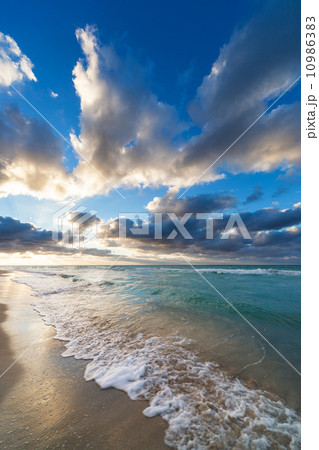 beautiful sunset 10986383