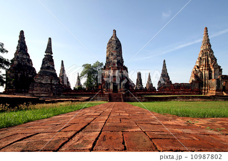 Thai temple 10987802