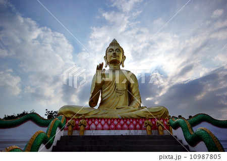 Buddha image 10987805