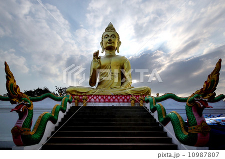 Buddha image 10987807