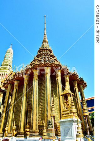 Wat Phra Kaeo, Bangkok, Thailand 10988175