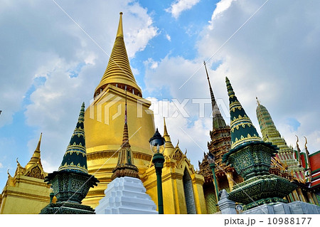 Wat Phra Kaeo, Bangkok, Thailand 10988177