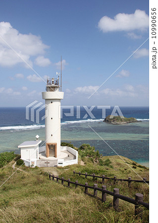 石垣島の平久保崎灯台 石垣島の平久保崎灯台 10990656