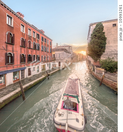 Gondola with gondolier in Venice, Italy 10993261