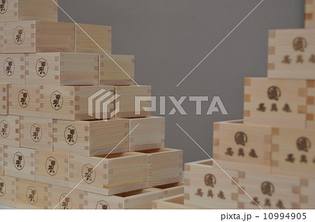 重ねられた檜枡（東京都） 10994905