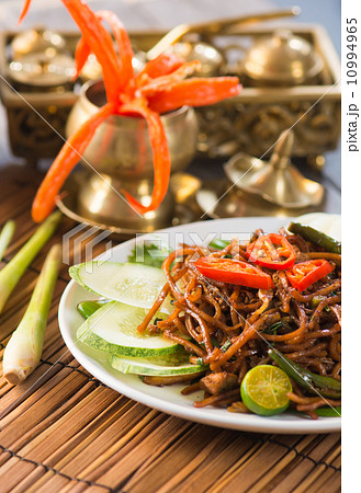 mee goreng mamak, popular cusine in malaysia 10994965