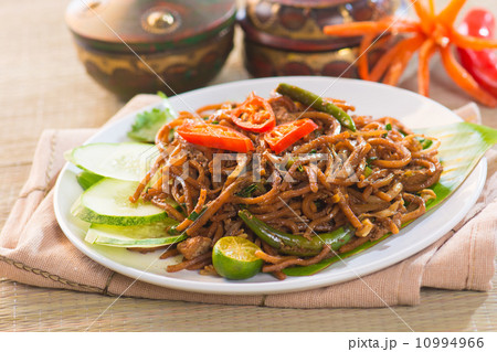 mee goreng mamak, popular cusine in malaysia 10994966