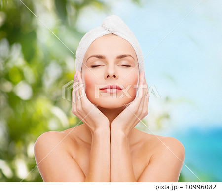 beautiful woman in towel 10996082