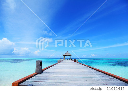 resort maldivian houses in blue sea resort maldivian houses in blue sea 11011413