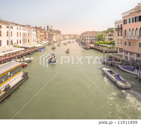 View of vaporetto station on grand canal View of vaporetto station on grand canal 11011899