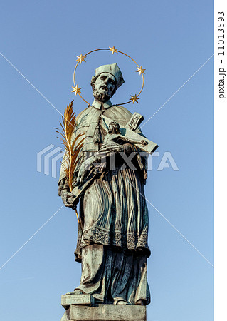 Staue on the Charles Bridge in Prague, Czech Republic. 11013593