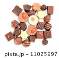 group of delicious chocolate pralines 11025997