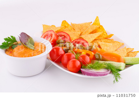 Vegetables, olives, nachos and cheese sause 11031750
