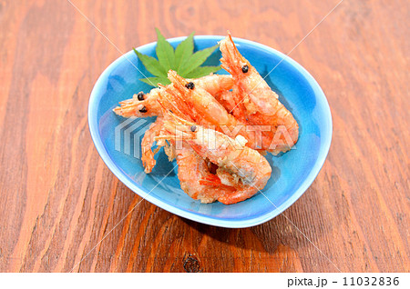 市販の「甘エビの唐揚げ」です。 11032836