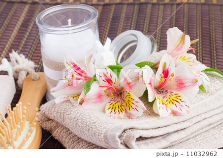 spa setting with alstroemeria flowers spa setting with alstroemeria flowers 11032962