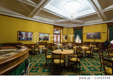 モンテネグロ　世界遺産　コトルのレストラン 11033348