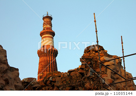 qutub minar construction site qutub minar construction site 11035144