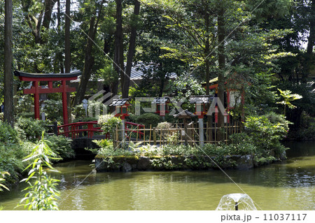 三輪大神神社境内の狭井神社 三輪大神神社境内の狭井神社 11037117