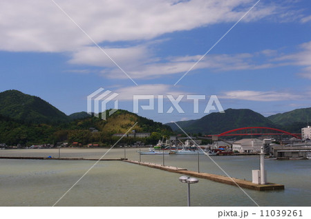 隠岐の島町西郷港の景色 11039261