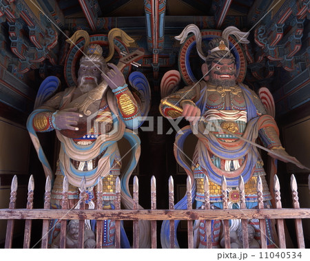 仏国寺天王門の四天王像 仏国寺天王門の四天王像 11040534