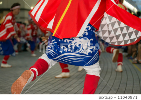 土佐の夏 よさこい祭りは楽しい よさこい2013、60周年 本祭1日目 帯屋町アーケード 土佐の夏 よさこい祭りは楽しい よさこい2013、60周年 本祭1日目 帯屋町アーケード 11040971